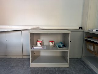 Regalo Muebles de oficina o casa gris