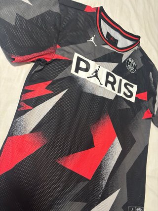 Camiseta Jordan PSG negra y roja