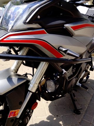 Voge 500DS Negra/Plata Aventura