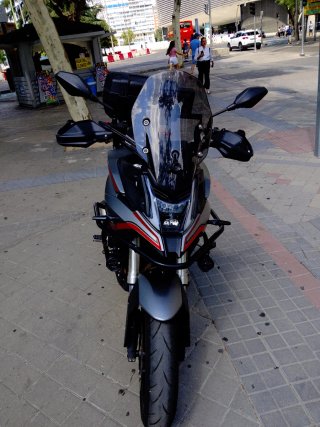 Voge 500DS Negra/Plata Aventura