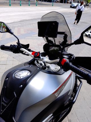 Voge 500DS Negra/Plata Aventura