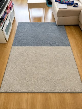 Alfombra bicolor beige y gris azulado