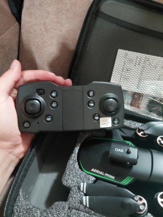 Dron Negro y Verde con Mando