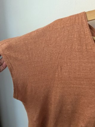 Camiseta rosa V con manga corta