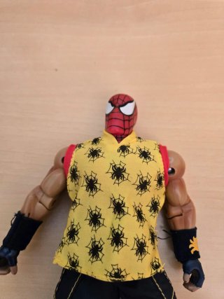 Muñeco Spiderman con Patineta y Accesorio