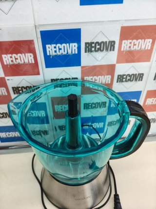 Exprimidor eléctrico de 60 W con 2 conos.