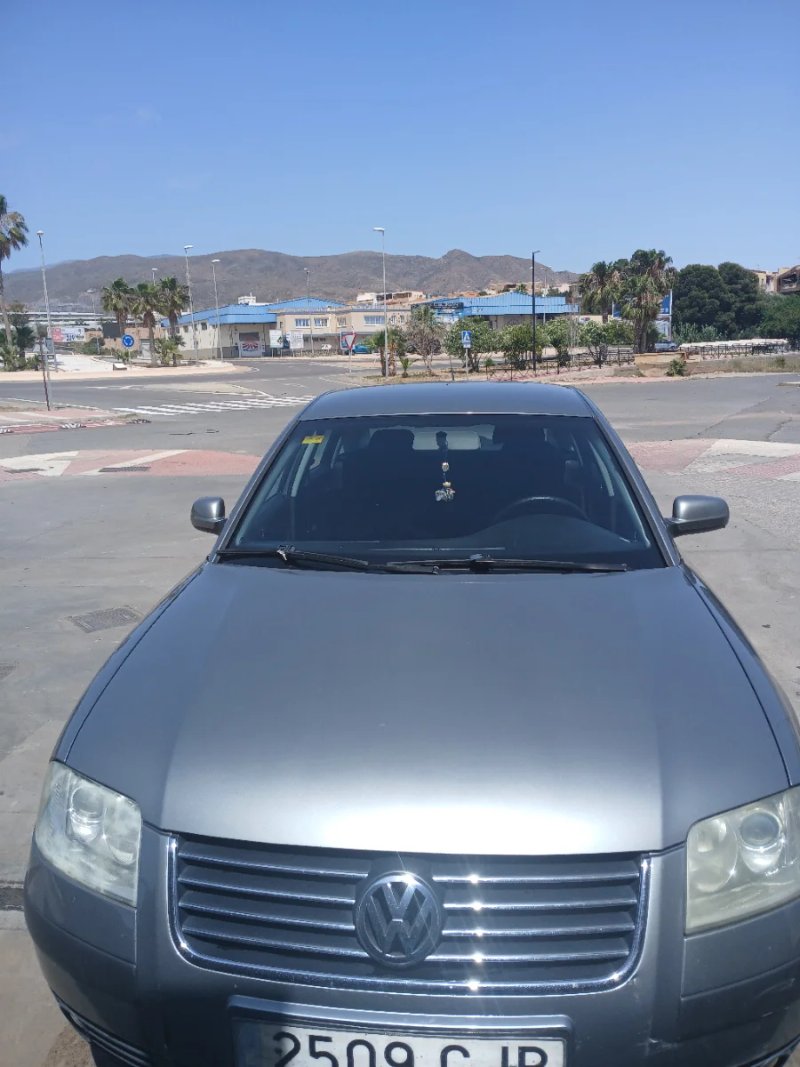 Volkswagen Passat 2023 - foto 1