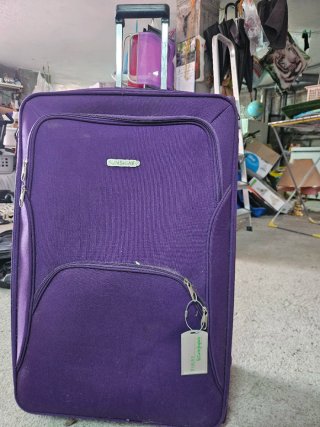 Maleta grande Sunshine morada.