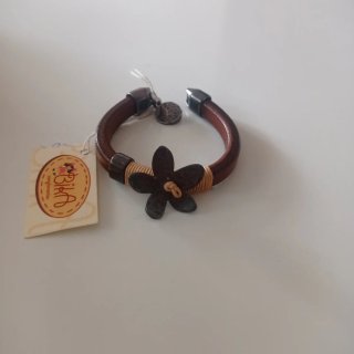 Pulsera artesanal cuero flor