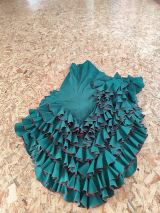 Bata de cola flamenca con volantes