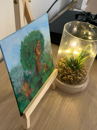 Cuadro pequeño de madera con base