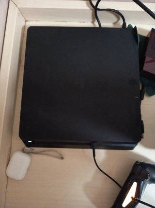 PS4 (PlayStation 4) con 2 mandos