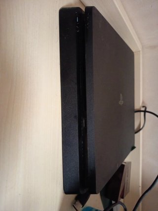 PS4 (PlayStation 4) con 2 mandos