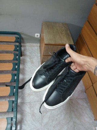 Botines negros con suela blanca