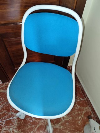 Silla infantil escritorio azul y blanco