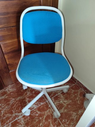 Silla infantil escritorio azul y blanco