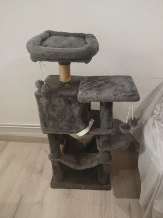 Torre de juego para gatos de felpa
