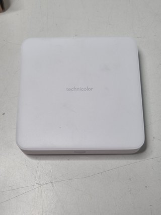 < Descodificador TV 4K Wi-Fi Technicolor