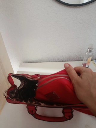 Bolso rojo nuevo