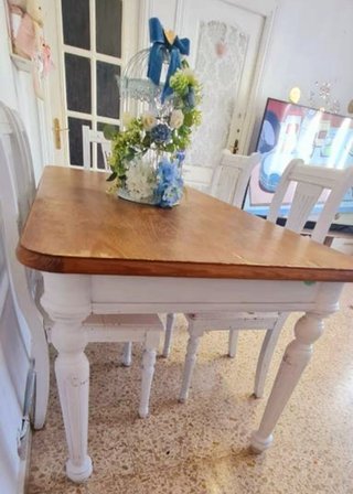 Mesa de madera, color blanco