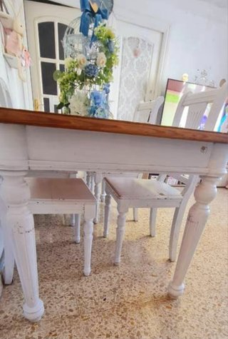 Mesa de madera, color blanco