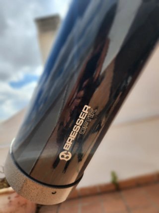 Telescopio Bresser con trípode