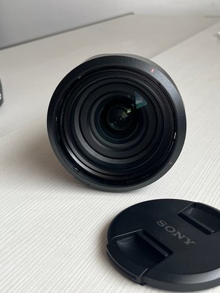 Objetivo Sony FE 24-70mm f/2.8 GM + funda original