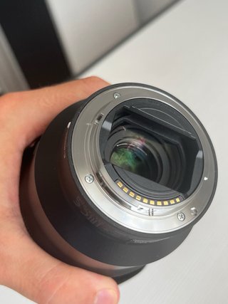 Objetivo Sony FE 24-70mm f/2.8 GM + funda original