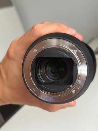 Objetivo Sony FE 24-70mm f/2.8 GM + funda original