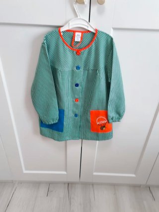 Bata escolar cuadros verde y naranja