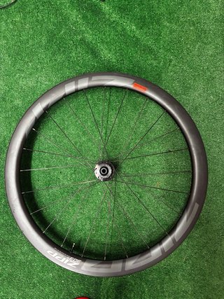 Llantas Zipp 303 S