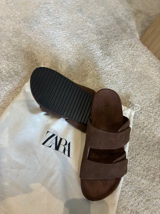 Chanclas Zara Marrones