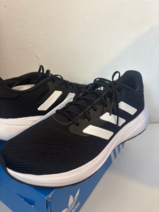 Zapatillas Adidas Running Negras y Blancas