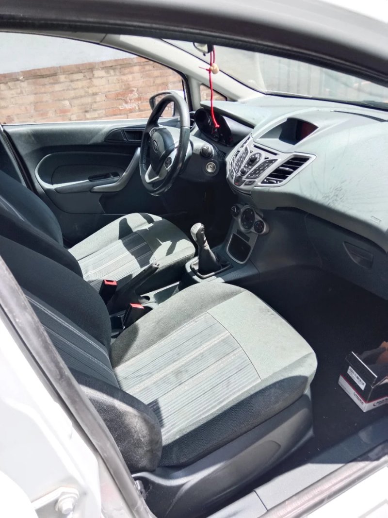Ford Fiesta 2010 - foto 1