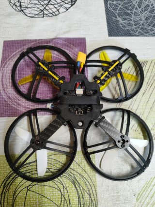 Frame Drone Ldark FPV Blanco y Amarillo 125