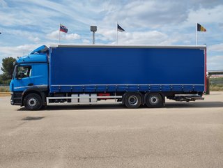 Mercedes ACTROS 25 43-CAMIONES LONAS / TAUTLINER