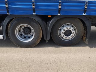 Mercedes ACTROS 25 43-CAMIONES LONAS / TAUTLINER