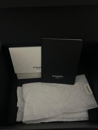 Caja, Bolsa y Libro Chanel Negro