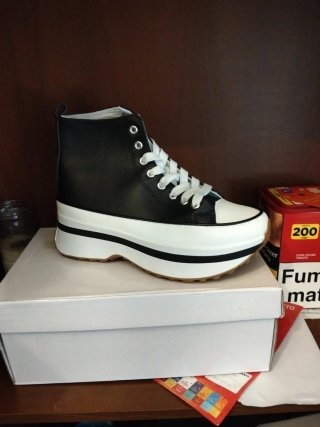 Converse Botas Polipiel Negras y Blancas