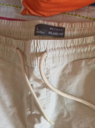 Pantalones cargo beige