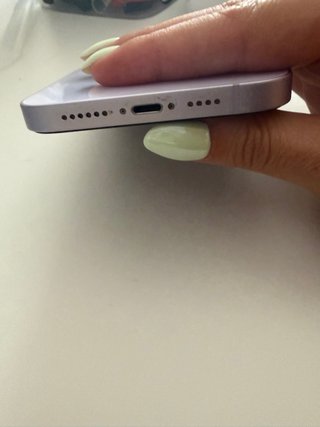 iPhone 14 Plus lila