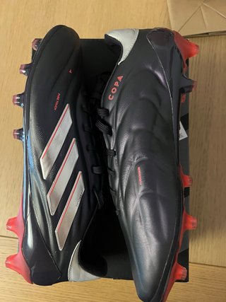 Botas de Fútbol Adidas Copa Negras y Rojas