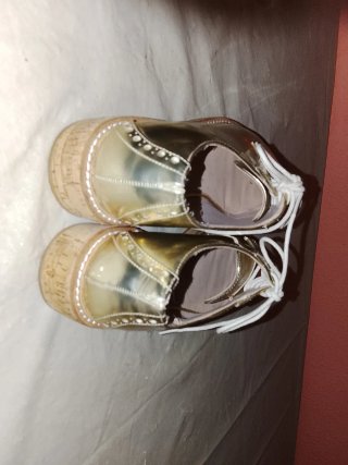 Zapatos planos dorados