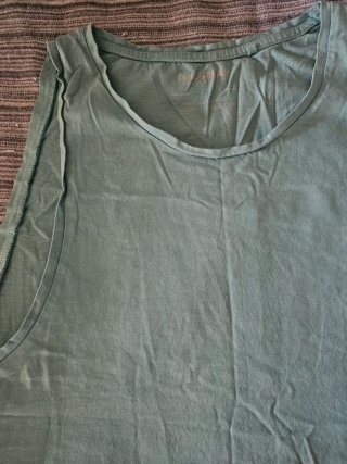 Camiseta tirantes Pull&Bear verde Talla M