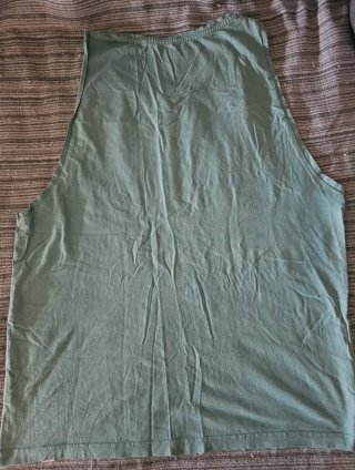 Camiseta tirantes Pull&Bear verde Talla M