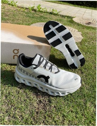 Zapatillas On Cloudmonster Blancas EU 39