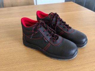 Zapatos de seguridad FORLI negros y rojos