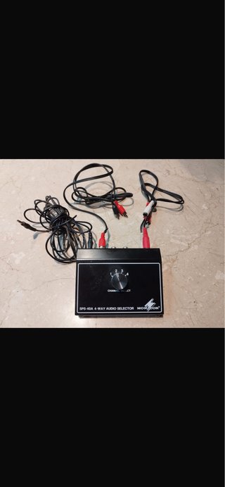 Conmutador Audio Estéreo 4 Vías Monacor