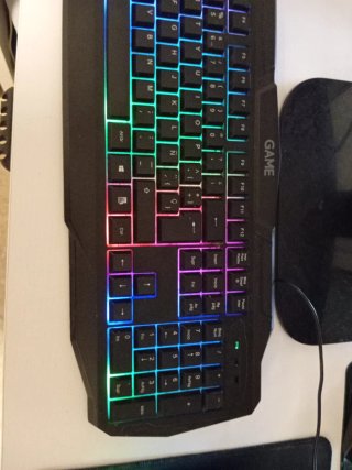 Teclado Gaming con Luces RGB (Membrana)