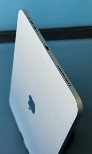 iPad A16 128GB + Funda Negra + Protector
